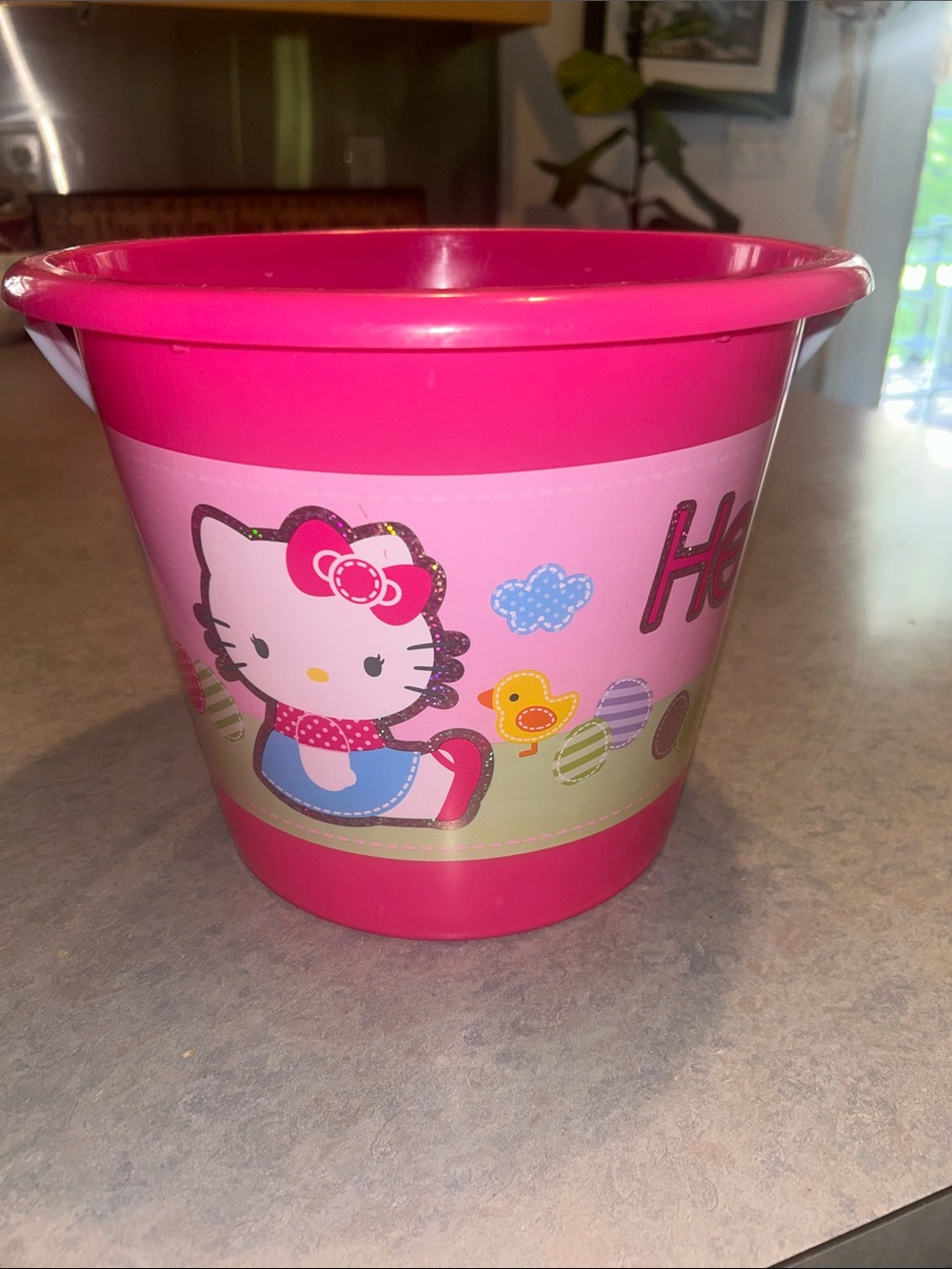 Hello Kitty, jumbo Easter bucket